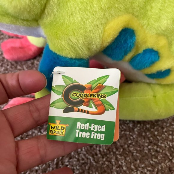 Wild Republic Red-Eyed Tree Frog Tags are attached - Picture 4 of 8